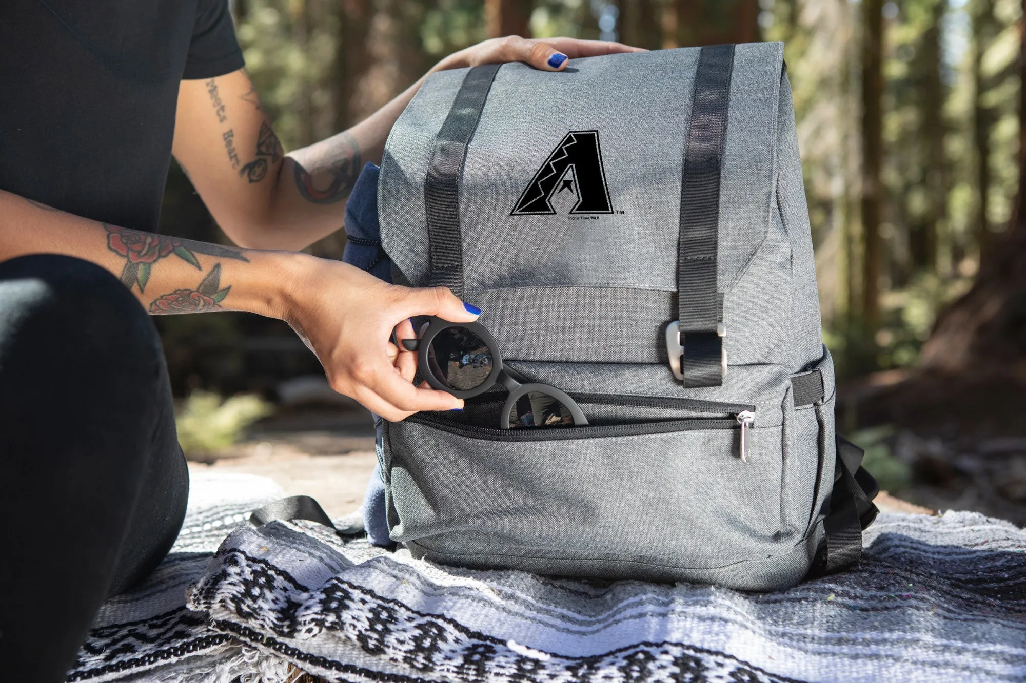 Arizona Diamondbacks - On The Go Traverse Backpack Cooler